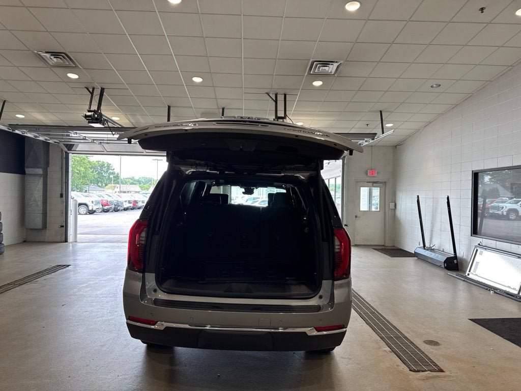 New 2026 GMC Yukon XL Elevation w/ Elevation Premium Package AWD/4WD image 16