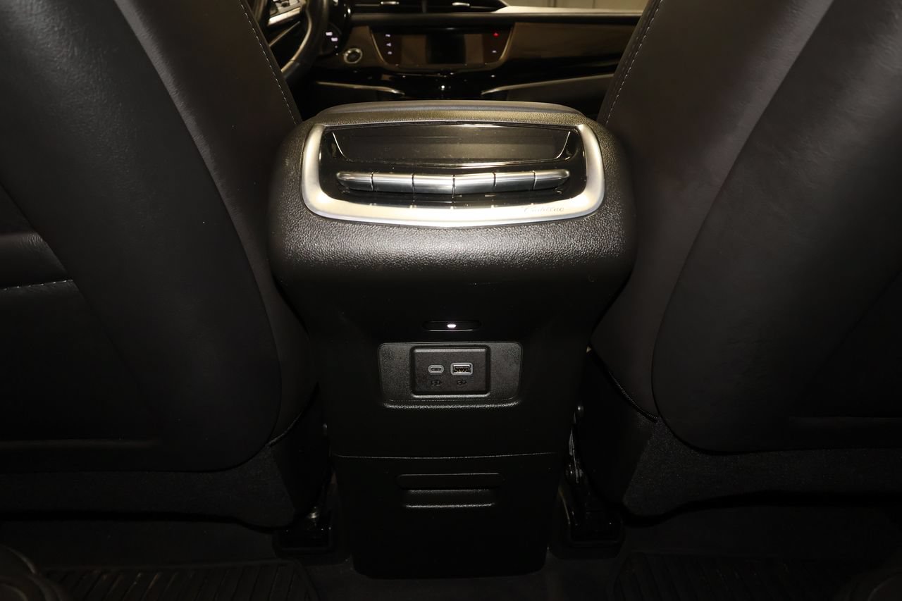 Used 2024 Cadillac XT6 Sport w/ Platinum Package AWD/4WD image 31