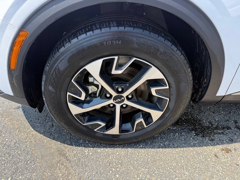 Certified 2025 Kia Sportage EX AWD/4WD image 16
