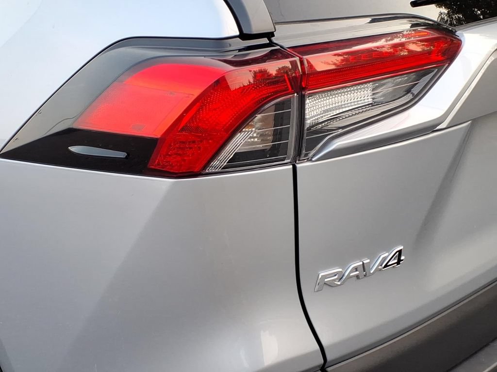 Used 2025 Toyota RAV4 XLE FWD image 9