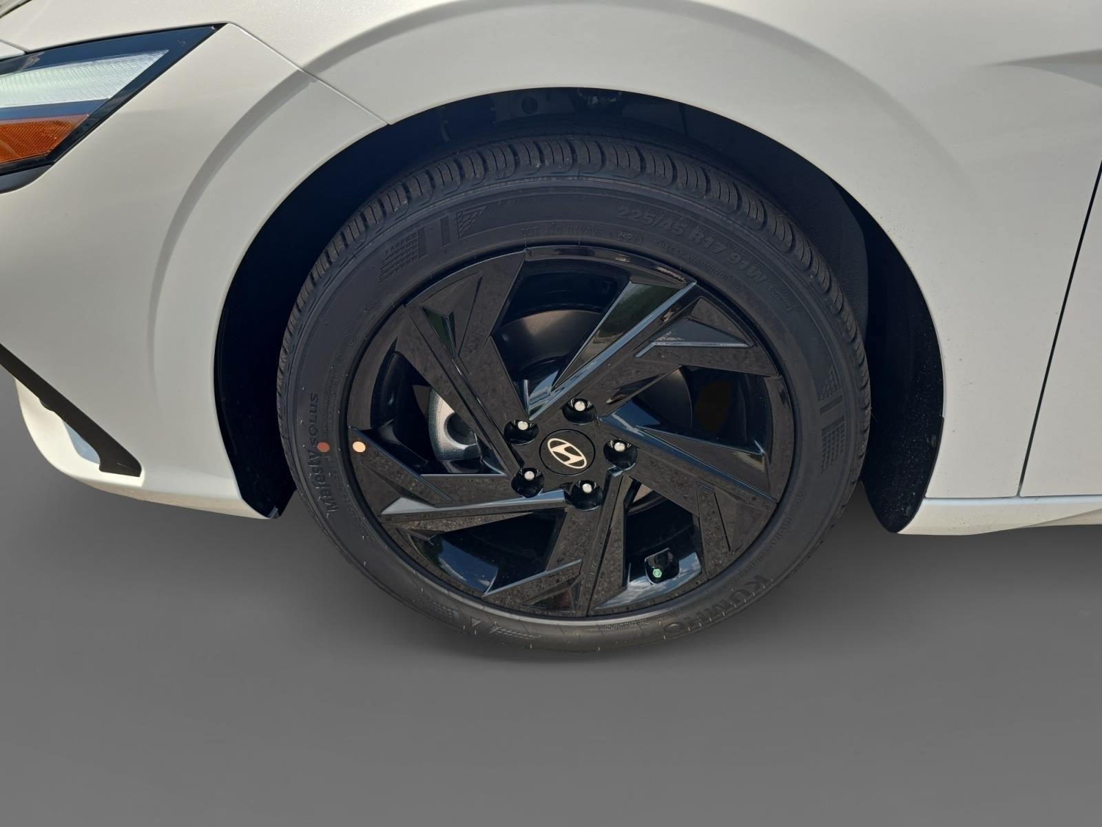 New 2026 Hyundai Elantra SEL Sport FWD image 9
