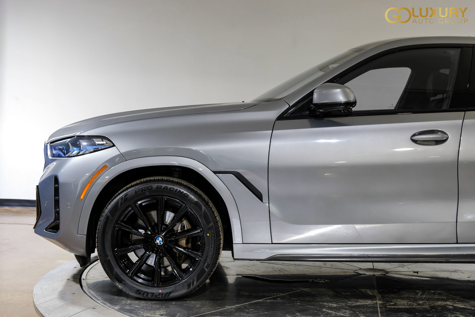 Used 2025 BMW X6 xDrive40i AWD/4WD image 14