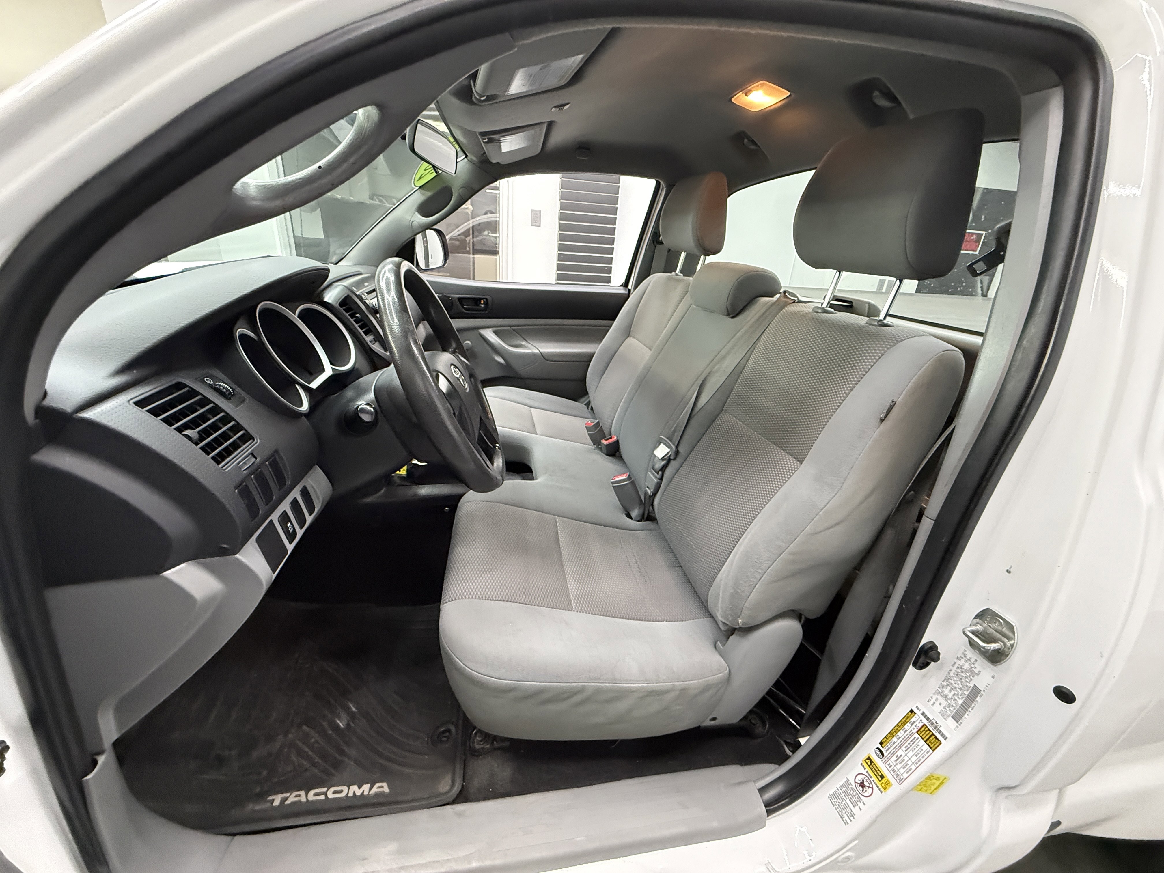 Used 2013 Toyota Tacoma 2WD Regular Cab image 11