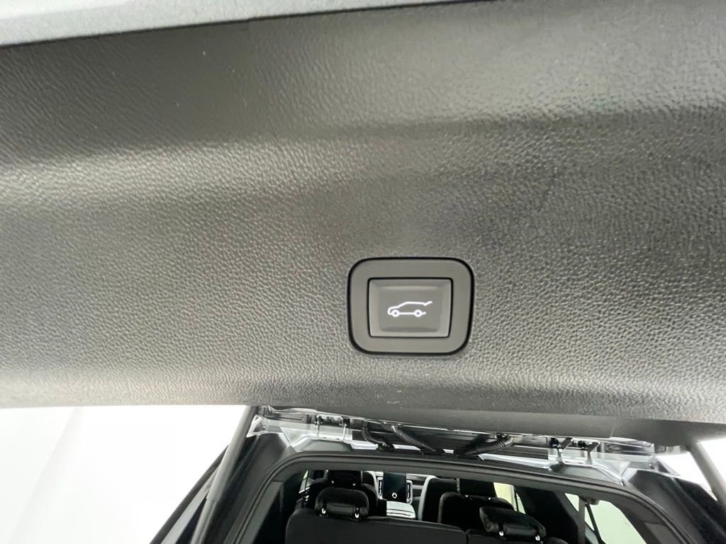 New 2026 GMC Yukon XL AT4 image 11