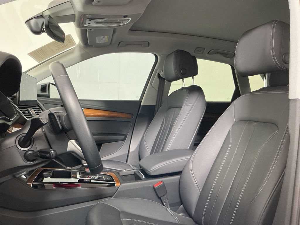 Used 2022 Audi Q5 2.0T Premium w/ Convenience Package AWD/4WD image 13