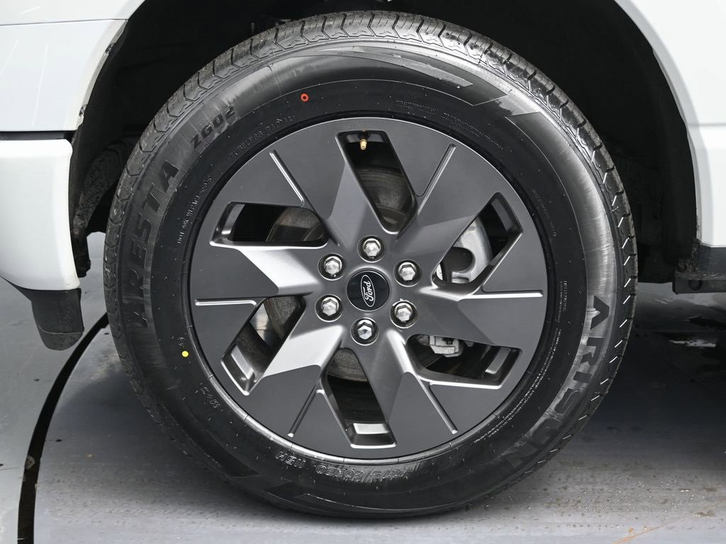 Used 2024 Ford F150 Lightning Flash w/ Max Trailer Tow Package image 11