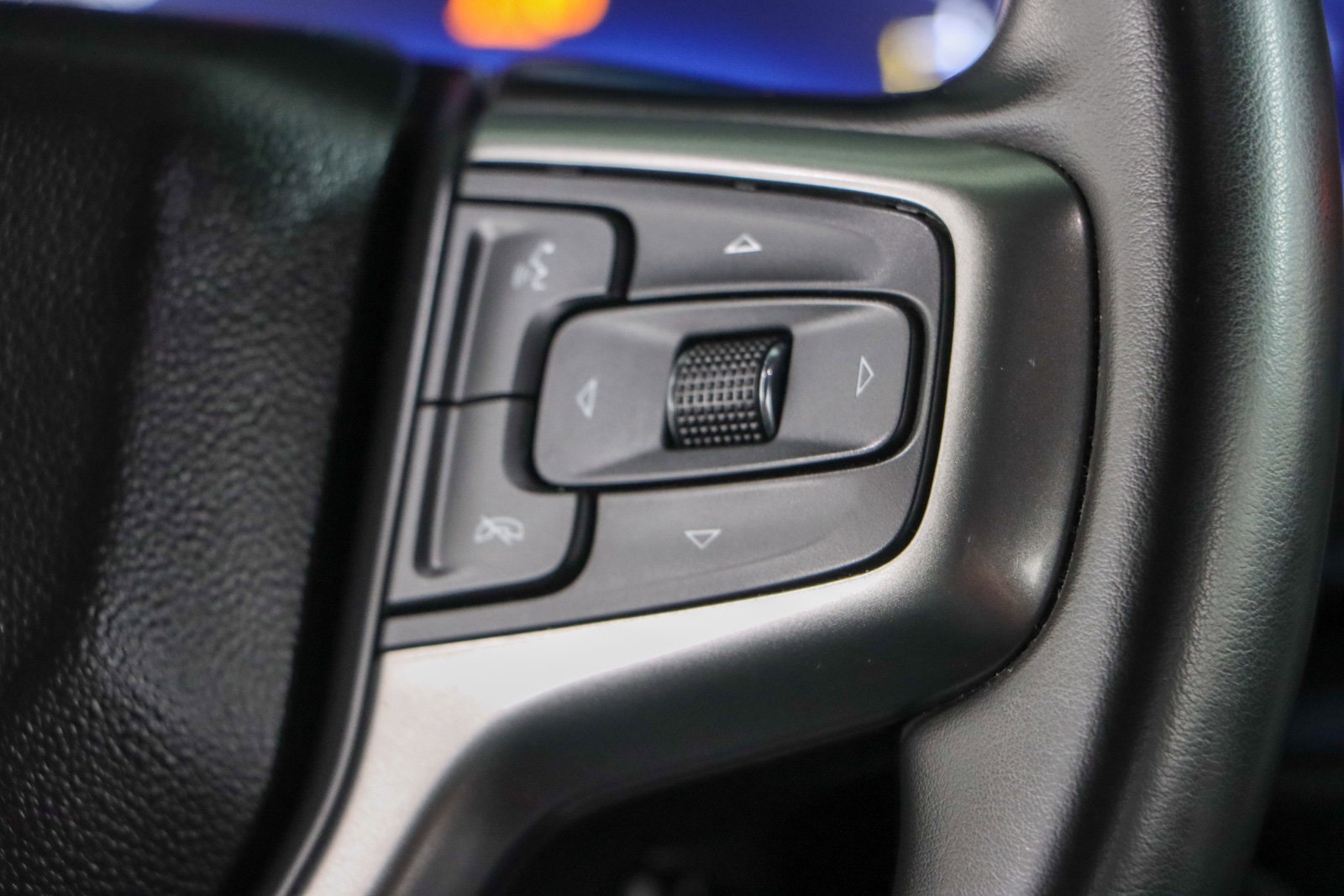 Used 2023 Chevrolet Suburban LT image 15