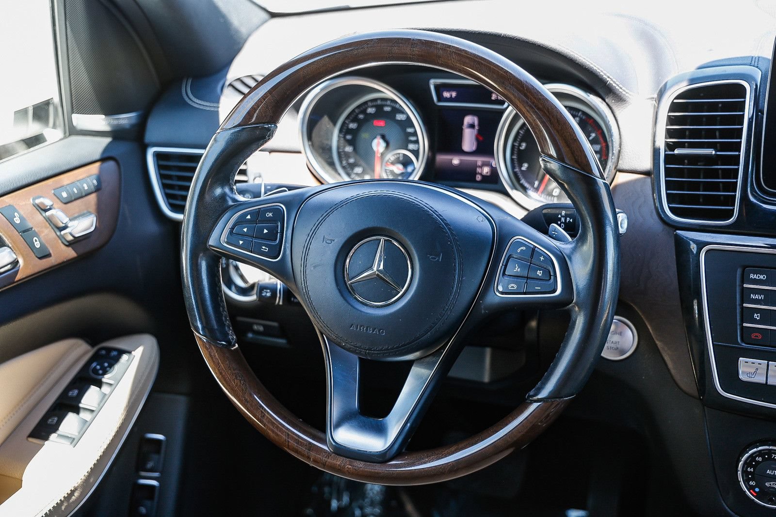 Used 2017 Mercedes-Benz GLS 550 4MATIC image 13
