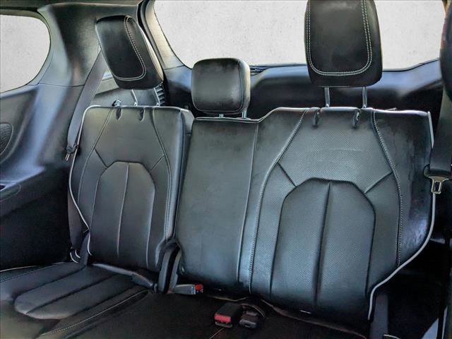 Used 2024 Chrysler Pacifica Premium image 19