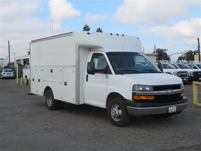 Used 2016 Chevrolet Express 3500 RWD image 1