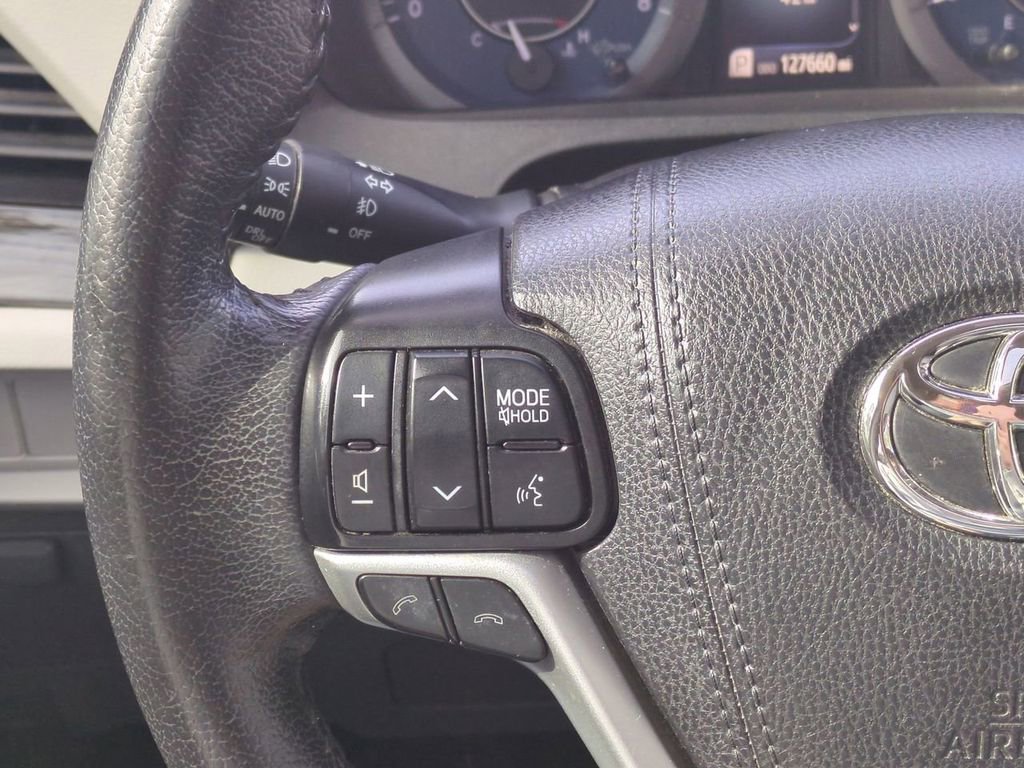 Used 2020 Toyota Sienna Limited image 26