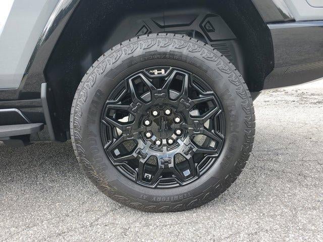 New 2025 GMC Hummer EV 2X image 8