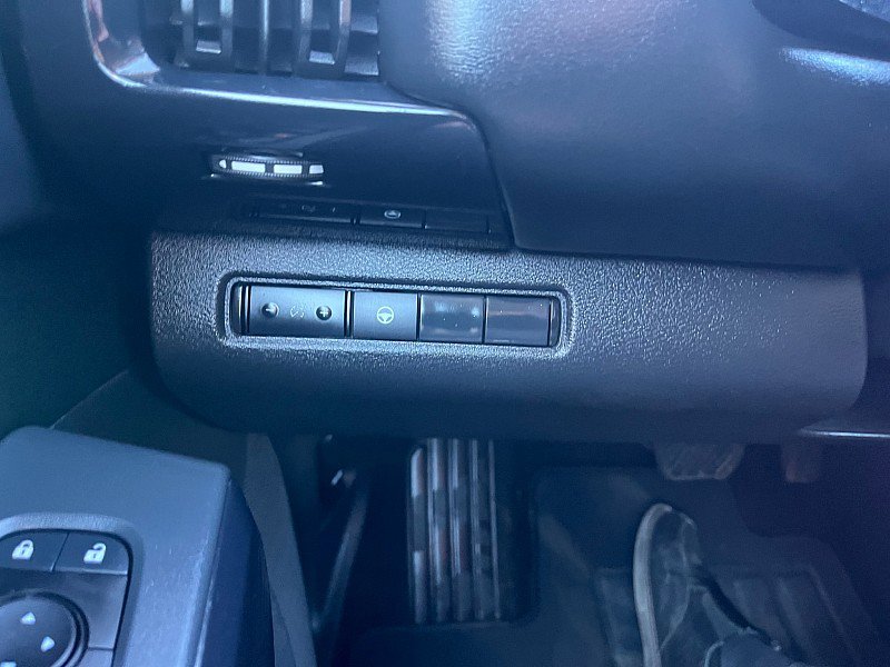 Used 2024 Nissan Pathfinder SV image 31