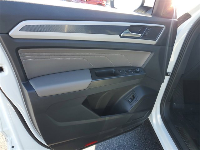 Used 2022 Volkswagen Atlas Cross Sport SEL R-Line image 13