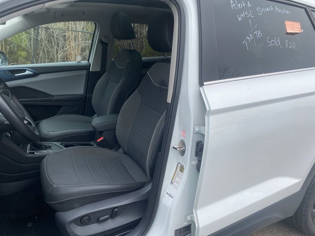 Used 2024 Volkswagen Taos SE image 11