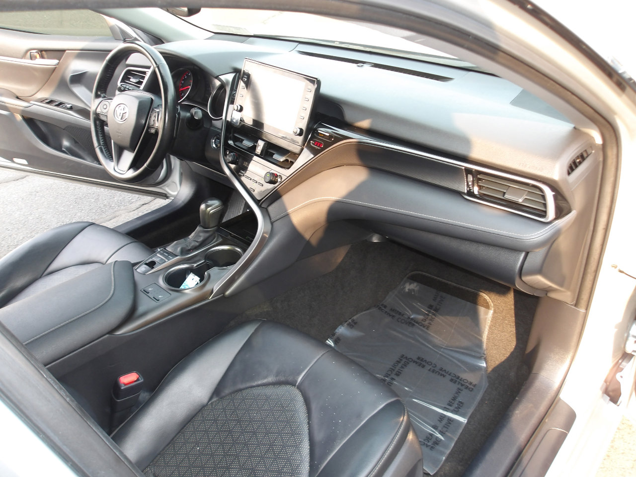 Used 2021 Toyota Camry XSE image 12