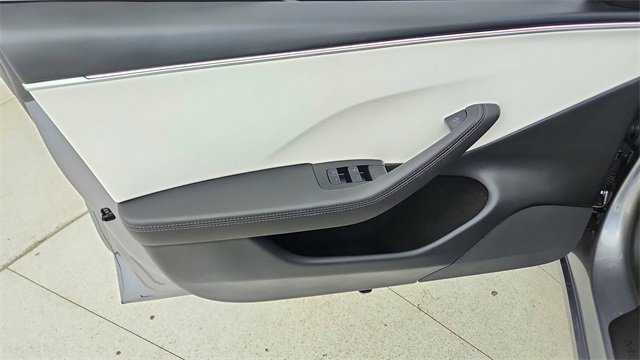 Used 2025 Tesla Model 3 Long Range image 34