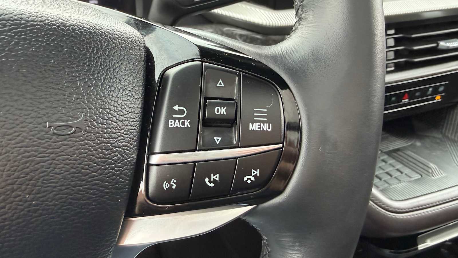 Used 2025 Ford Explorer Platinum w/ LUX Leather Package image 17