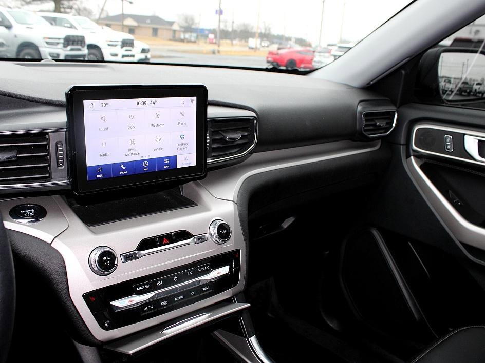 Used 2023 Ford Explorer XLT w/ Equipment Group 202A image 18