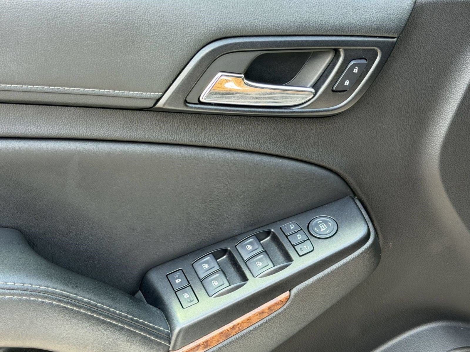 Used 2016 Chevrolet Suburban LTZ RWD image 15
