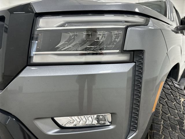 Used 2023 Nissan Frontier SV w/ Midnight Edition Package image 11