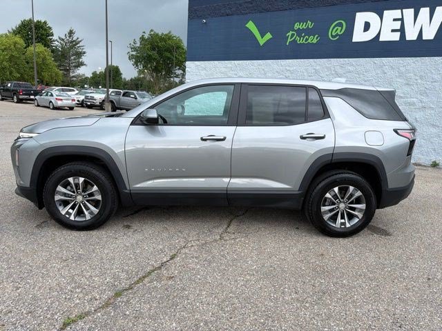 Used 2026 Chevrolet Equinox LT AWD/4WD image 2