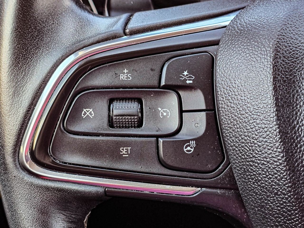 Used 2022 Buick Envision Essence w/ Safety Package AWD/4WD image 23