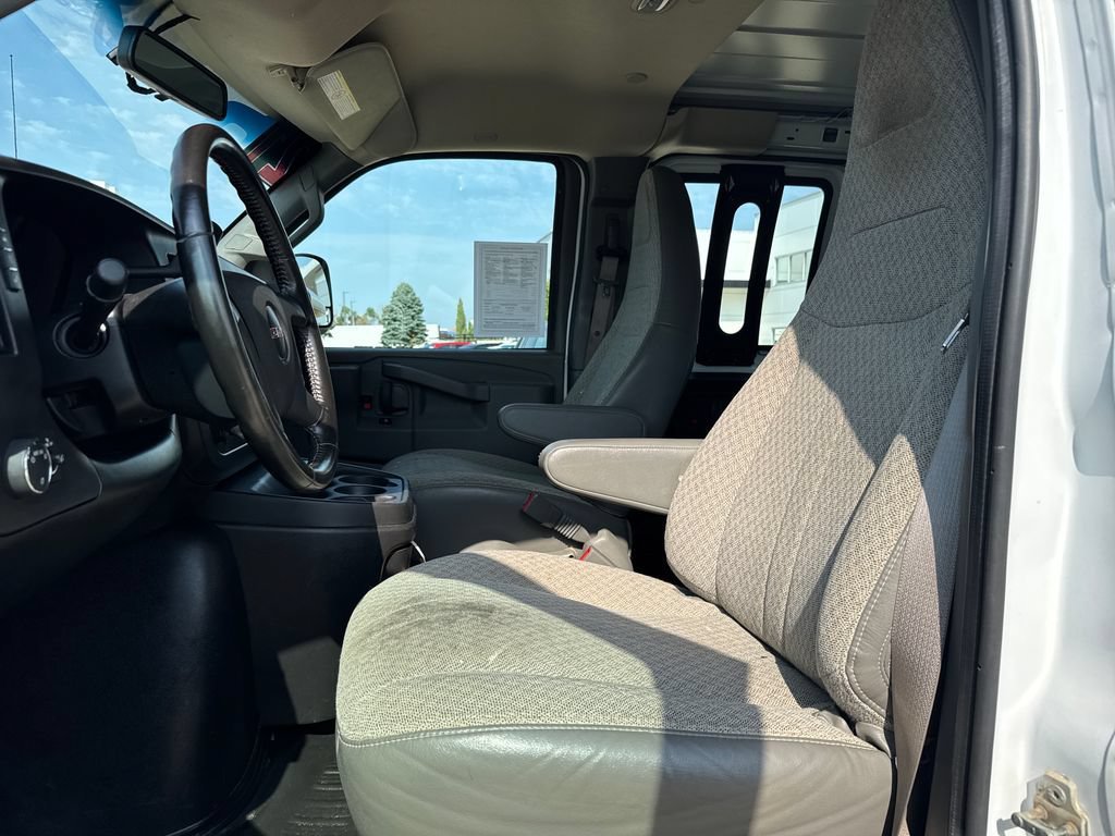Used 2021 GMC Savana 2500 w/ Driver Convenience Package RWD image 14