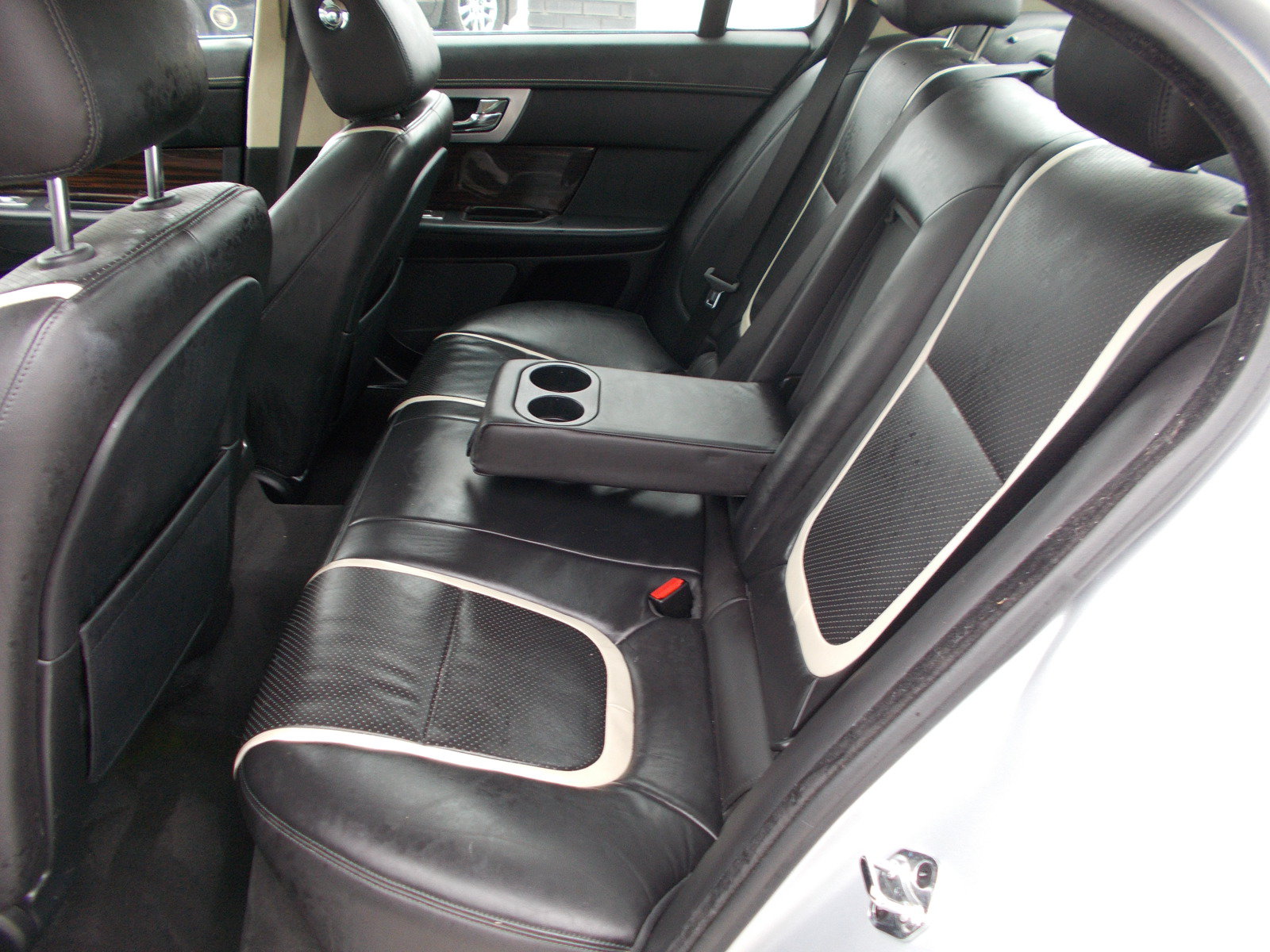 Used 2012 Jaguar XF Portfolio RWD image 9
