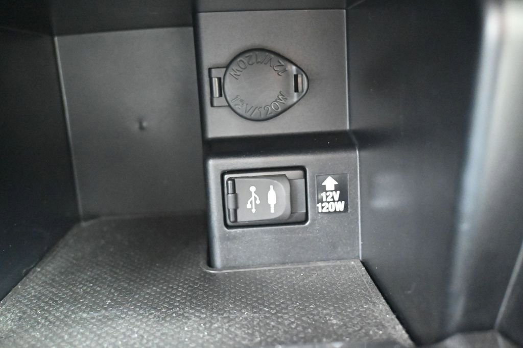 Used 2014 Toyota Camry XLE w/ Leather Package FWD image 24