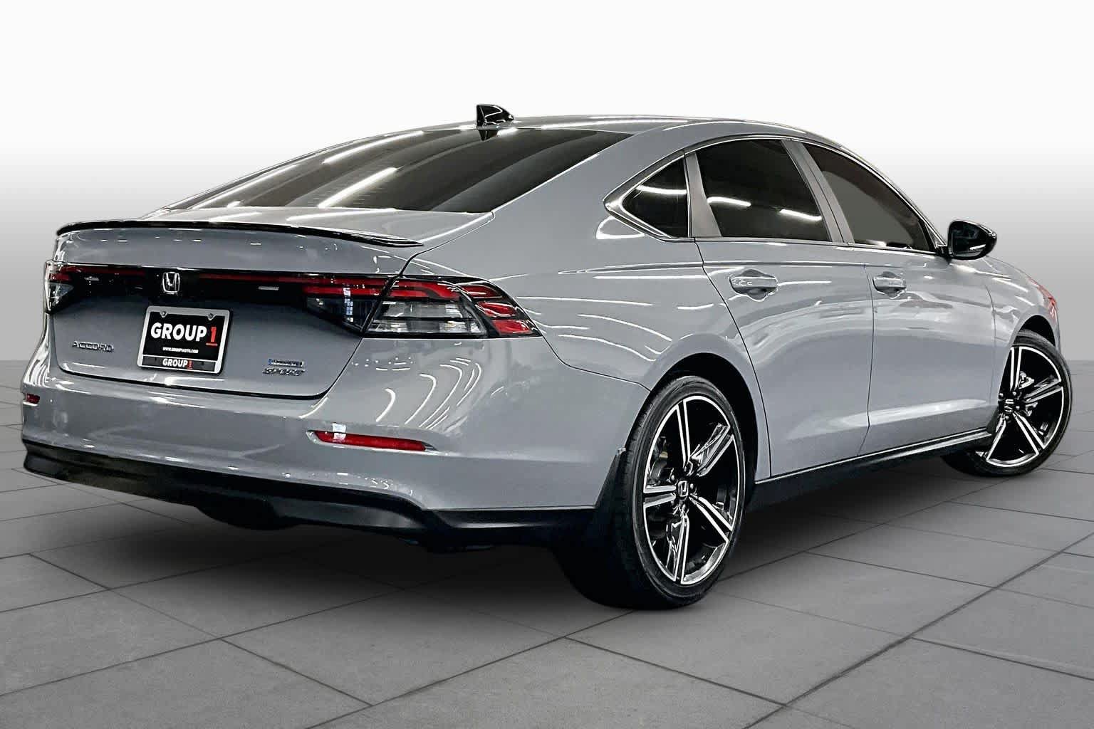 Used 2023 Honda Accord Sport image 12