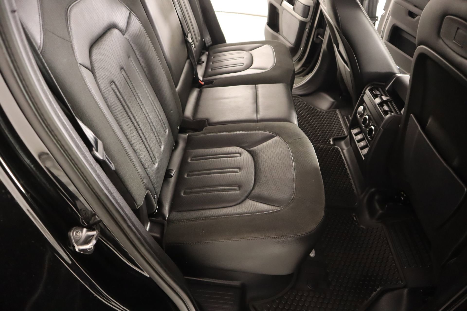 Used 2020 Land Rover Defender 110 SE AWD/4WD image 14