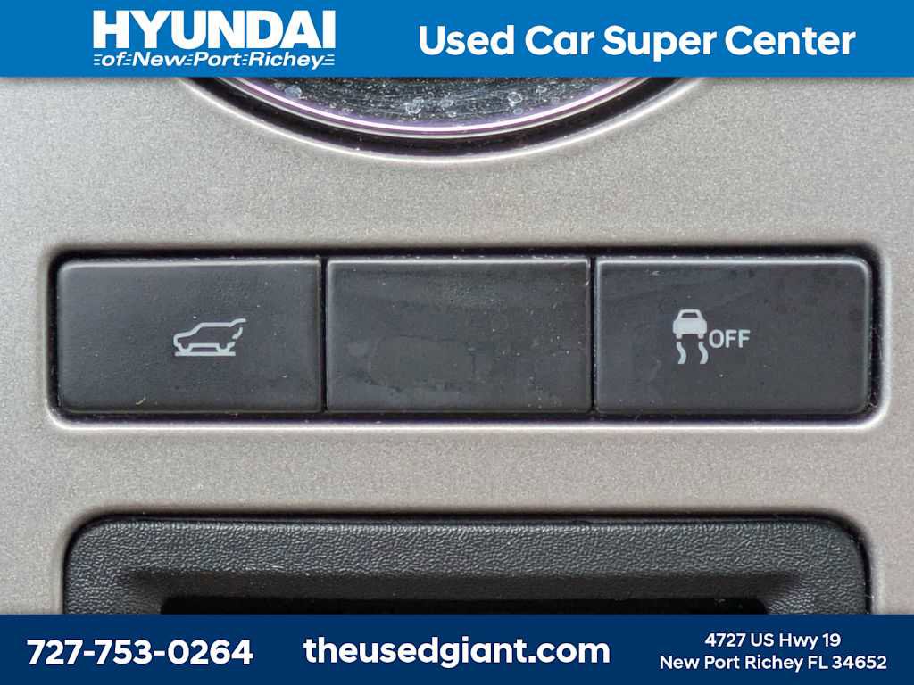 Used 2017 Ford Expedition XLT w/ Equipment Group 201A RWD image 30