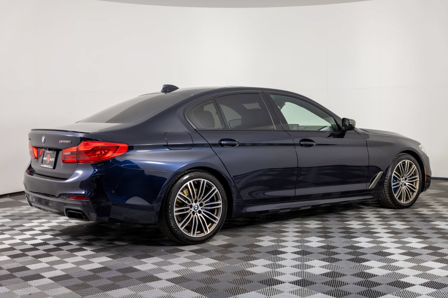 Used 2019 BMW M550i xDrive AWD/4WD image 8