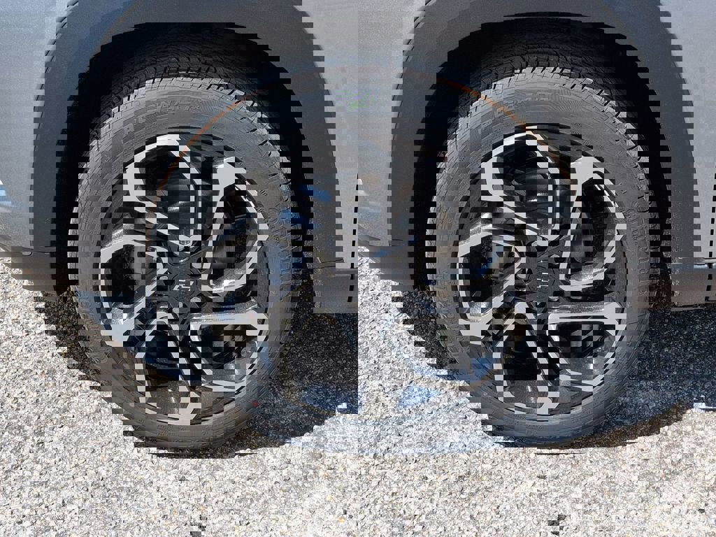 New 2026 Chevrolet Trax RS w/ Sunroof Package image 32