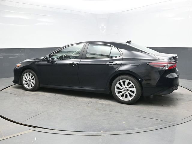 Used 2023 Toyota Camry LE FWD image 4