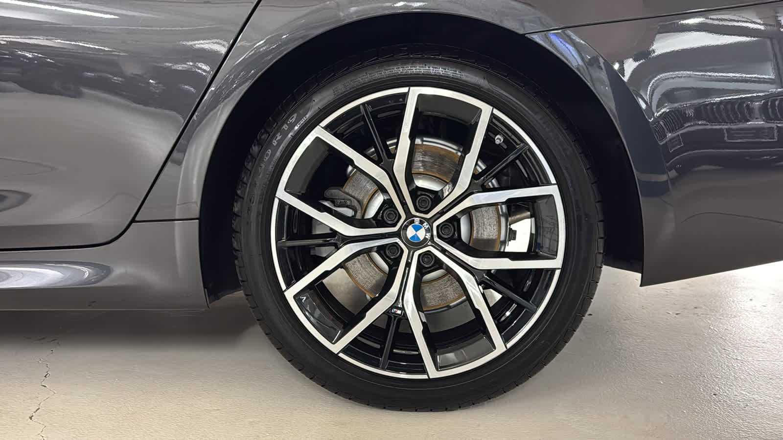 Used 2021 BMW 530i xDrive w/ M Sport Package AWD/4WD image 12