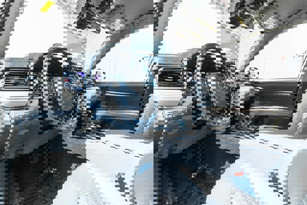 Certified 2022 Toyota Camry SE w/ Carpet Mat Package (TMS) AWD/4WD image 4