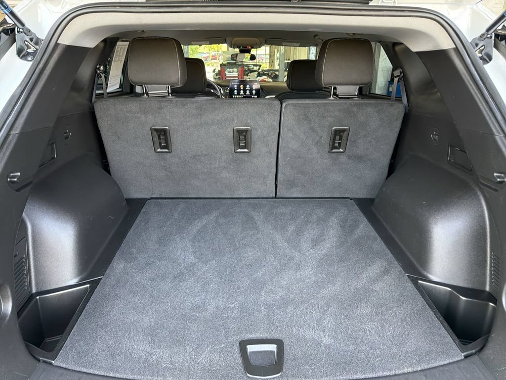 Certified 2025 Chevrolet Blazer LT FWD image 25