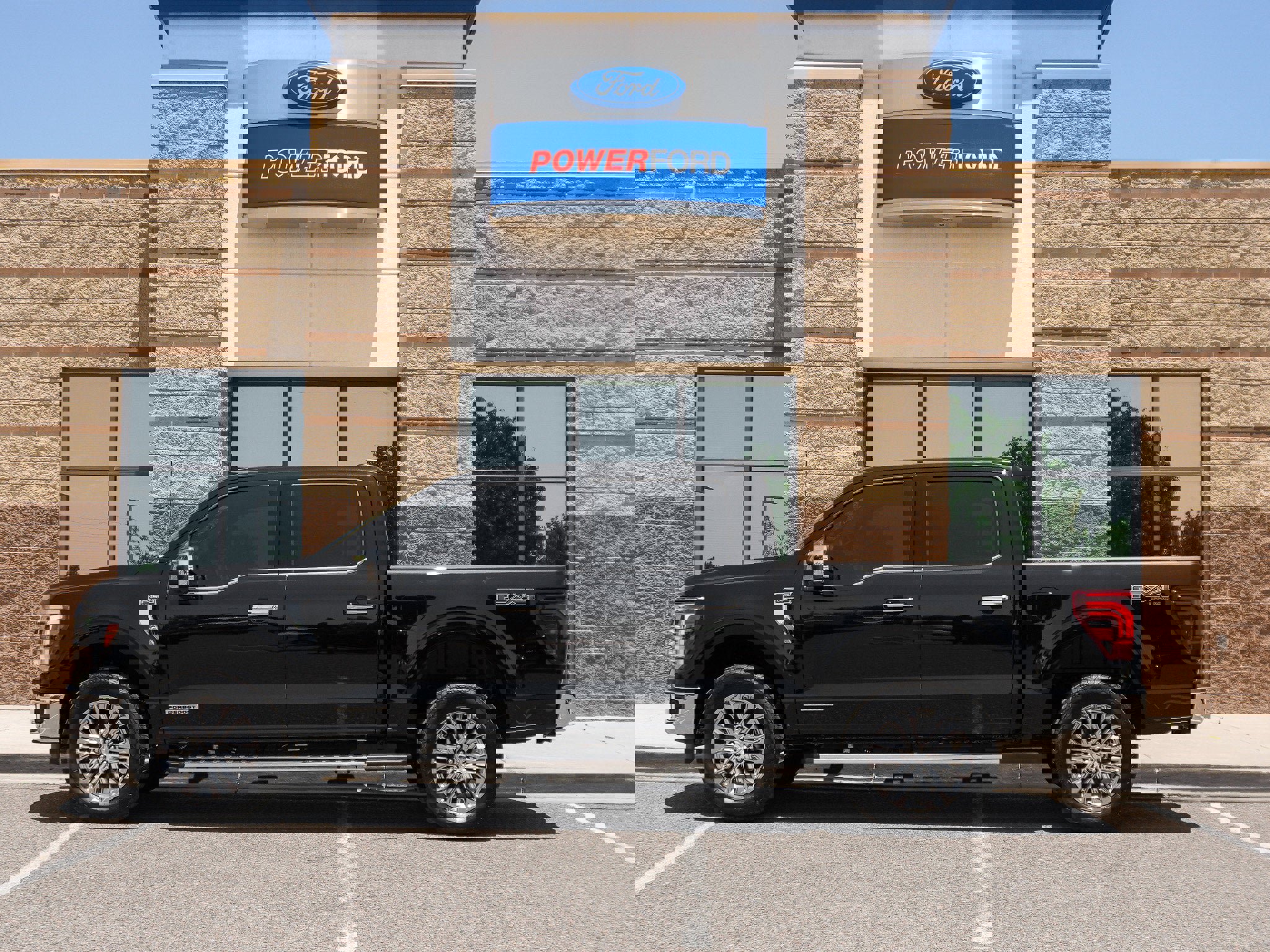 New 2025 Ford F150 Lariat w/ Equipment Group 502A High image 9