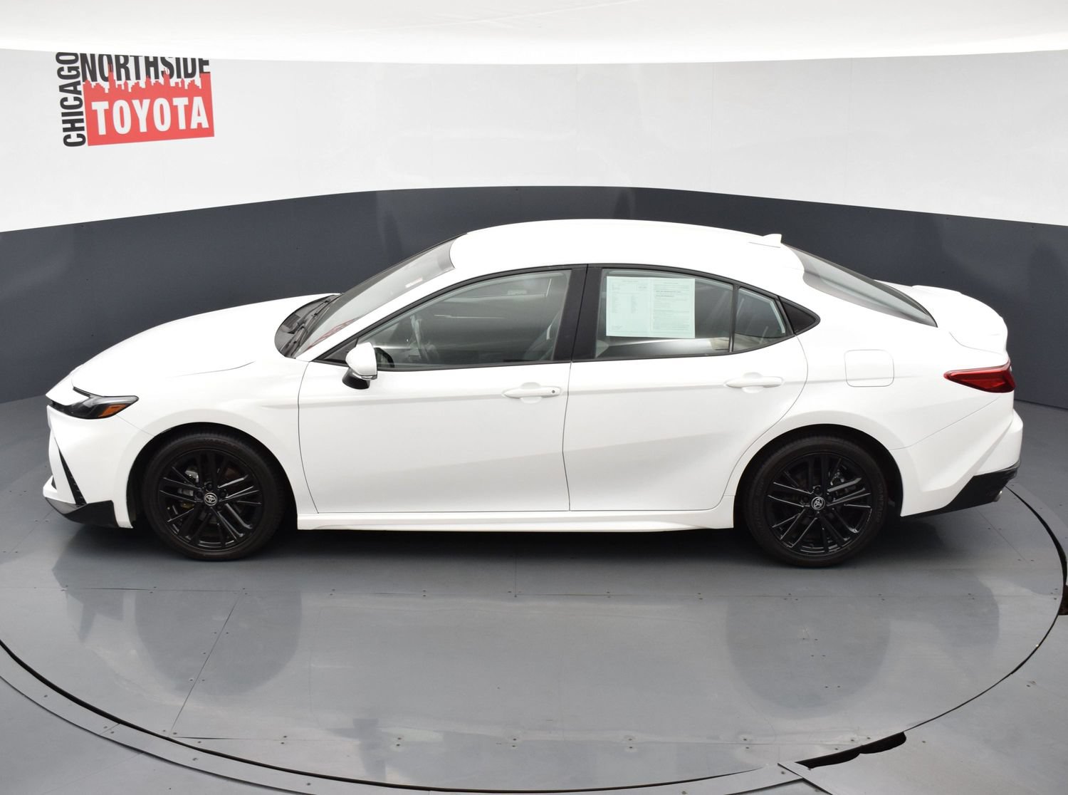 Used 2025 Toyota Camry SE FWD image 18