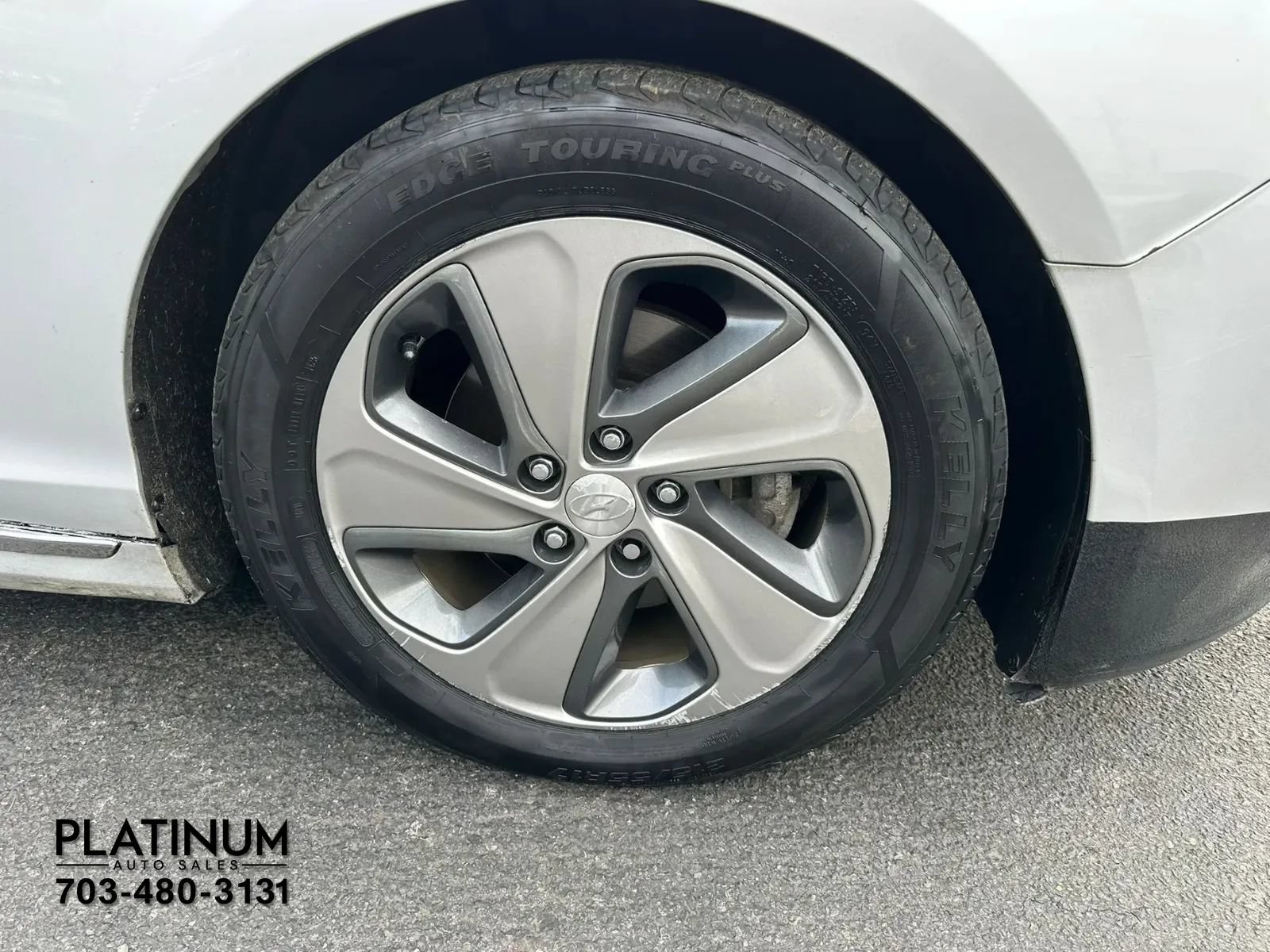 Used 2016 Hyundai Sonata Limited w/ Option Group 02 FWD image 16