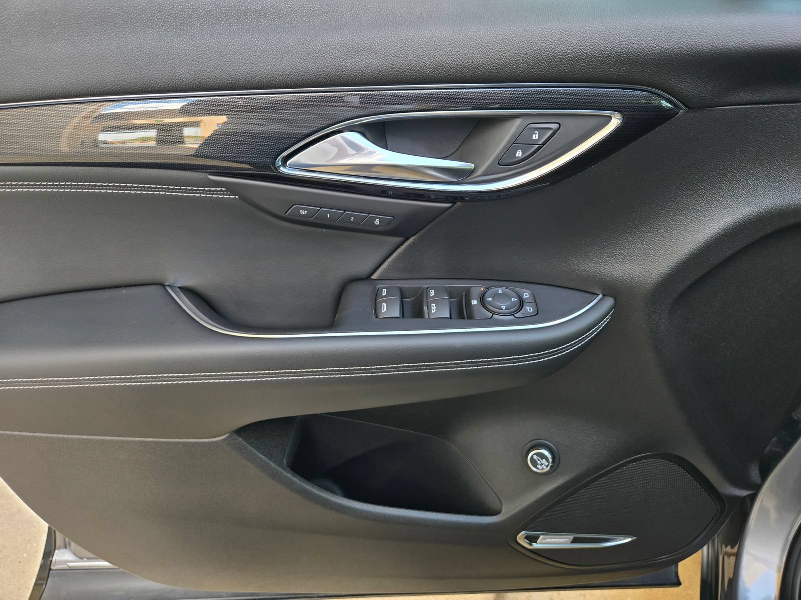 Used 2022 Buick Envision Essence w/ Technology Package II FWD image 29