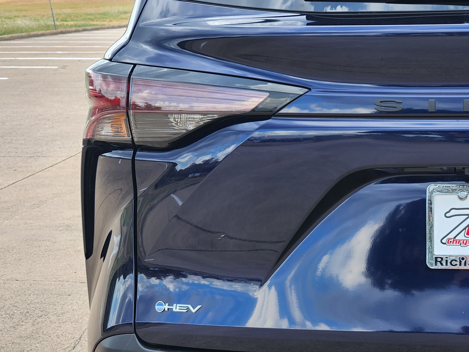 Used 2026 Toyota Sienna XLE FWD image 14