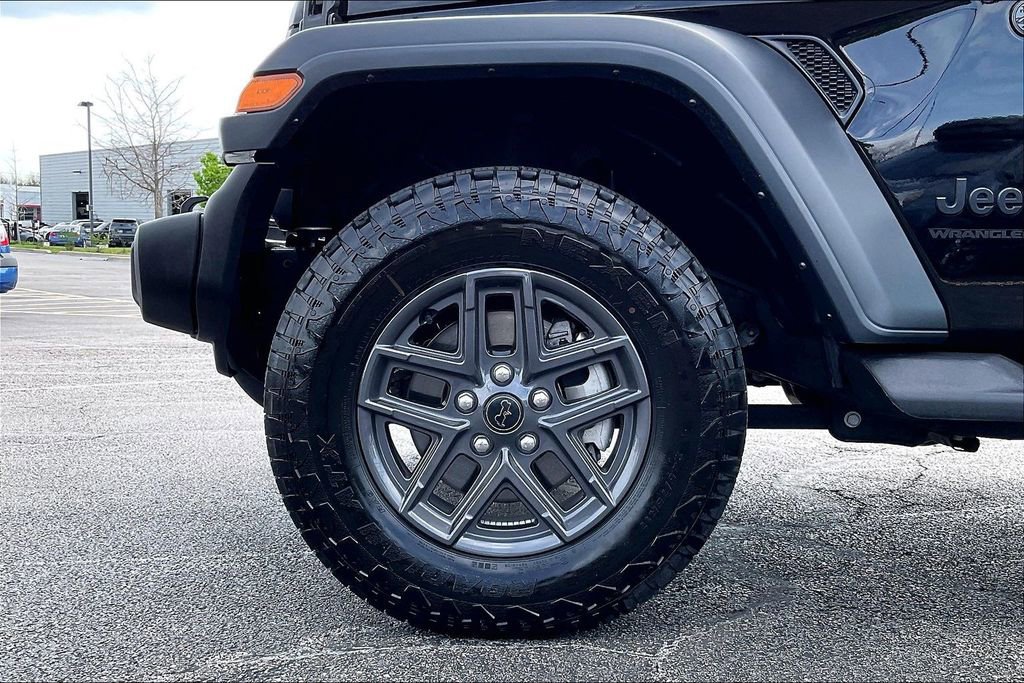 Used 2024 Jeep Wrangler Sport S AWD/4WD image 10