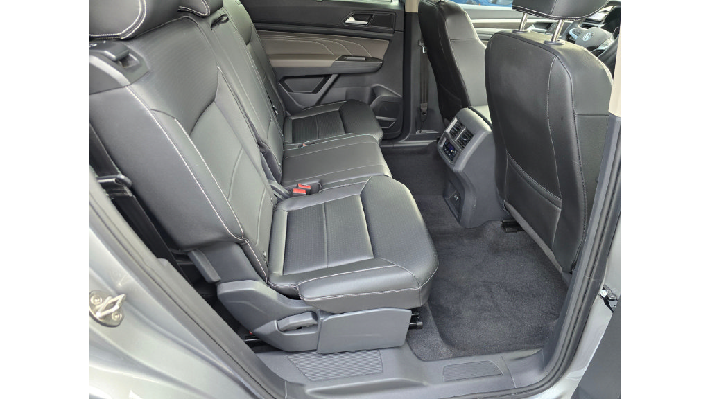 Used 2023 Volkswagen Atlas SE AWD/4WD image 40