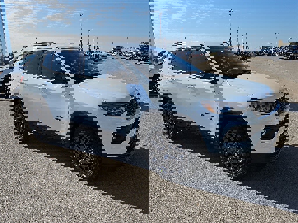 New 2026 Jeep Compass Latitude image 9