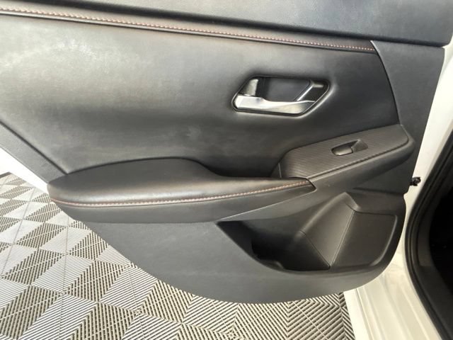 Used 2022 Nissan Sentra SR w/ SR Premium Package FWD image 23