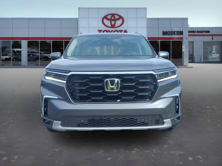 Used 2025 Honda Pilot Elite image 8
