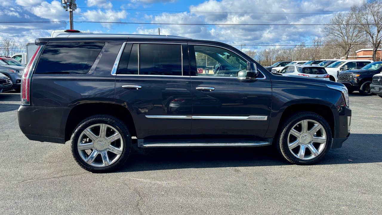 Used 2017 Cadillac Escalade Luxury image 5